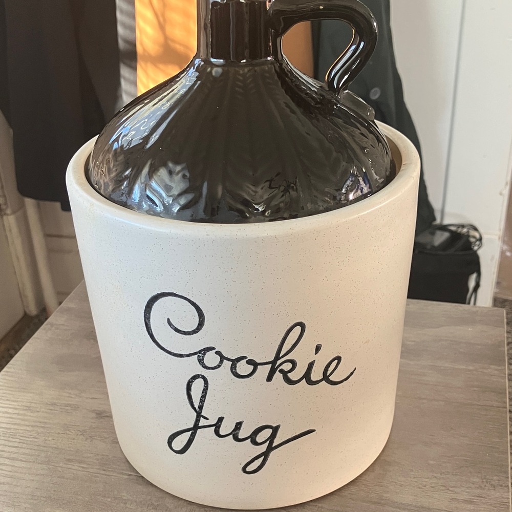 Elegant Black and White Cookie Jug